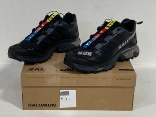 SALOMON XT-4 OG TRAINERS IN BLACK - RRP £175: LOCATION - FRONT BOOTH