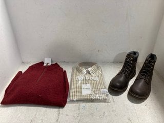 MENS DARK BROWN CAT BOOTS - SIZE UK 9 TO INCLUDE BARBOUR TALDER HALF ZIP JUMPER IN HIGHLAND RED - SIZE UK MEDIUM: LOCATION - I1