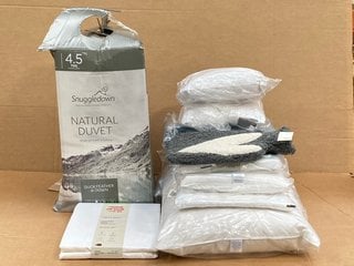 9 X JOHN LEWIS & PARTNERS BEDDING/TEXTILES TO INCLUDE PACK OF 2 LUXURY SPA FACE CLOTHS IN WHITE: LOCATION - H2