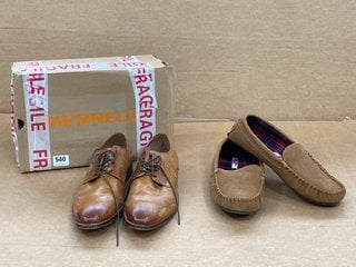 JOHN LEWIS & PARTNERS MENS LACE UP LEATHER SHOES IN TAN - SIZE UK 9 TO ALSO INCLUDE JOHN LEWIS & PARTNERS MENS TARTAN LINED SUEDE LOOK SLIPPERS IN TAN - SIZE UK 10: LOCATION - H2