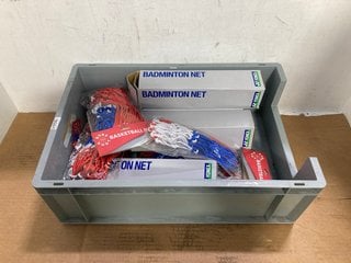 QTY OF SPORTS ITEMS TO INCLUDE 4 X YONEX BADMINTON NETS TO ALSO INCLUDE: LOCATION - H13