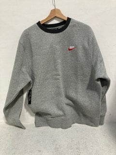 NIKE MENS CLUB FLEECE COTTON CREW NECK SWEATSHIRT IN GREY - SIZE UK LARGE: LOCATION - H16