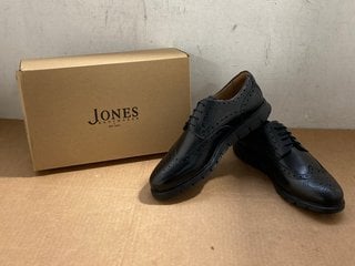 JONES BOOTMAKER MENS LONDON CITY 2 BROGUE DERBY SHOES IN BLACK - SIZE UK 10 - RRP £110: LOCATION - J3