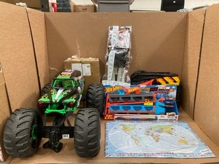 6 X CHILDRENS ITEMS TO INCLUDE HOT WHEELS CITY SPEEDWAY HAULER TOY SET: LOCATION - E2