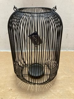 OUTDOOR METAL LANTERN IN BLACK: LOCATION - CR2