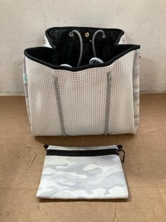 CHUCHKA IVY TOTE BAG SIZE OS IN WHITE/CAMO: LOCATION - CR5