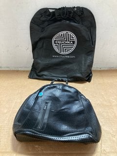 2 X CHUCHKA ANNI BACKPACKS SIZE OS IN METALLIC BLACK: LOCATION - CR6