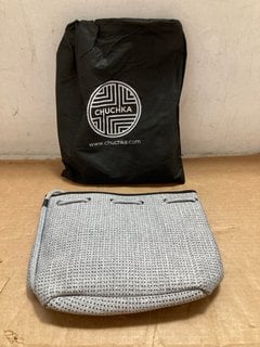 2 X CHUCHKA JAC BUCKET BAGS SIZE OS IN GREY: LOCATION - CR6