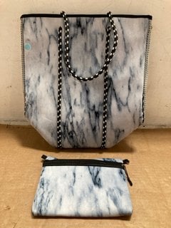 CHUCHKA CARRARA NEOPRENE TOTE BAG SIZE OS IN WHITE MARBLE: LOCATION - CR6