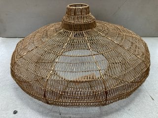 MUKUNI WIRE LAMPSHADE - ANTIQUE BRASS - ONE SIZE - RRP £140: LOCATION - BR8