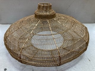 MUKUNI WIRE LAMPSHADE - ANTIQUE BRASS - ONE SIZE - RRP £140: LOCATION - BR8