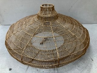 MUKUNI WIRE LAMPSHADE - ANTIQUE BRASS - ONE SIZE - RRP £140: LOCATION - BR9