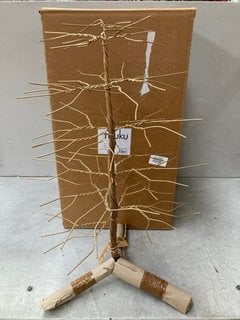 2 X NKUKU CHARIDA SMALL WIRE TREE IN BRASS: LOCATION - BR9