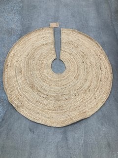 BUNO TREE SKIRT - NATURAL - ONE SIZE - RRP £50: LOCATION - CR8