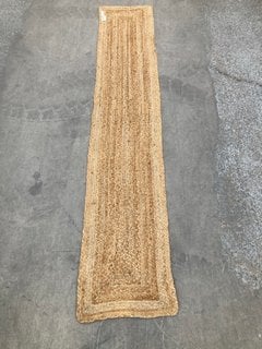 BRAIDED HEMP TABLE RUNNER - NATURAL - RRP £70: LOCATION - CR10