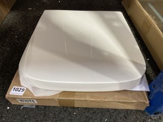 WHITE TOILET SEAT - RRP £70: LOCATION - R4