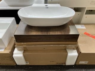 600 X 460MM FLOATING SHELF IN DARK OAK WITH A 1TH CERAMIC COUNTERTOP BASIN - RRP £340: LOCATION - A5