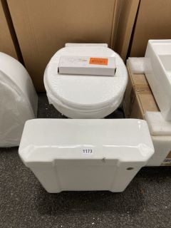 (COLLECTION ONLY) TRADITIONAL STYLE LOW LEVEL PAN WITH WHITE WOODEN TOILET SEAT & LOW LEVEL CISTERN - RRP £329: LOCATION - A7