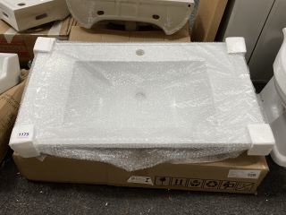 800 X 460MM 1TH PLASTIC BASIN - RRP £120: LOCATION - A8