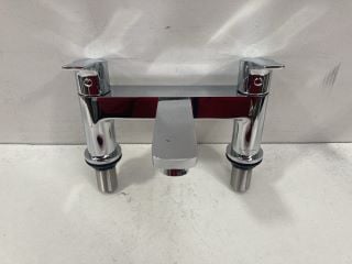 DECK MOUNTED BATH FILLER IN CHROME RRP £295: LOCATION - R2