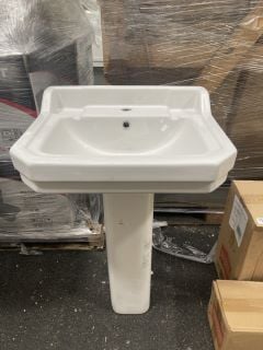 (COLLECTION ONLY) 550MM WIDE 1TH CERAMIC BASIN WITH FULL PEDESTAL - RRP £295: LOCATION - B7