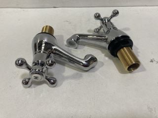 PAIR OF TRADITIONAL CROSSHEAD BATH/BASIN PILLAR TAPS IN CHROME: LOCATION - R4