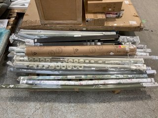 PALLET OF ASSORTED JOHN LEWIS & PARTNERS CURTAIN POLES TO INCLUDE STRAWBERRY THIEF EAU DE NIL DAYLIGHT BLIND: LOCATION - C1 (KERBSIDE PALLET DELIVERY)