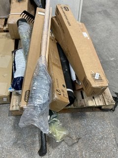 PALLET OF ASSORTED GARDEN ITEMS TO INCLUDE 2 X ADDIS 40M 4 ARM ROTARY AIRER: LOCATION - B7