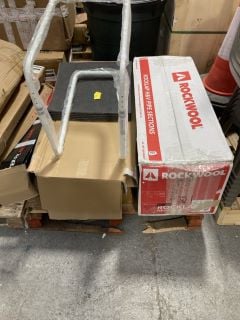 PALLET OF ASSORTED ITEMS TO INCLUDE BOX OF ROCKWOOL ROCKLAP H&V PIPE SECTIONS: LOCATION - B3