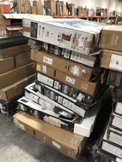 (COLLECTION ONLY) PALLET OF ASSORTED TVS - PCB BOARDS REMOVED - SPARES & REPAIRS TO INCLUDE SAMSUNG UE50CU7020K 50" SMARK 4K HDR HD TV: LOCATION - B8