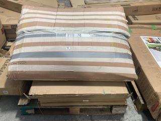 PALLET OF ASSORTED FURNITURE ITEMS TO INCLUDE VIDA DESIGNS CORONA 4 SEATER DINING SET: LOCATION - A3 (KERBSIDE PALLET DELIVERY)