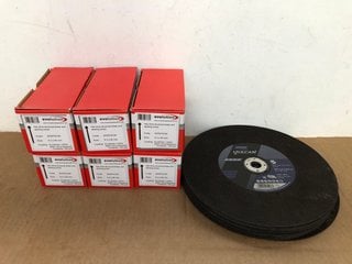 QTY OF NORBAN SAINT-GOBAIN CIRCULAR SAW BLADES TO INCLUDE QTY OF EVOLUTION HEX DRIVE STRUCTURAL TIMBER AND DECKING SCREWS (PLEASE NOTE: 18+YEARS ONLY. ID MAY BE REQUIRED): LOCATION - D3