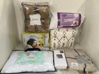 7 X ASSORTED HOUSEHOLD ITEMS TO INCLUDE MONHOUSE HEATED THROW IN BEIGE: LOCATION - D9