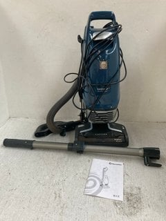 HOOVER BREEZE EVO UPRIGHT BAGLESS VACUUM CLEANER: LOCATION - D17