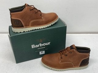 BARBOUR BEDROCK DERBY BOOTS IN TIMBER TAN - UK SIZE 8 - RRP £129: LOCATION - BOOTH