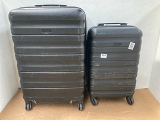 2 X JOHN LEWIS & PARTNERS SMALL AND LARGE BLACK HARD SHELL WHEELED SUITCASES: LOCATION - C6