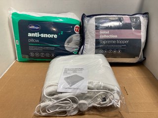 3 X BEDDING ITEMS TO INCLUDE SILENTNIGHT ANTI-SNORE PILLOW: LOCATION - C3