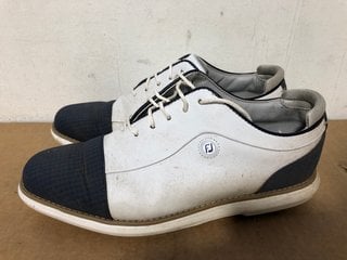 FOOTJOY GOLF SHOES IN WHITE AND NAVY - UK SIZE: 6.5: LOCATION - B16