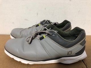 FOOTJOY GOLF SHOES IN WHITE AND GREY - UK SIZE: 9.5: LOCATION - B16