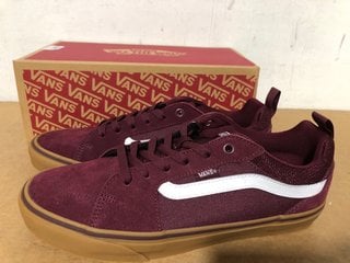 VANS OFF THE WALL MENS SUEDE TRAINERS IN BURGUNDY - UK SIZE: 9: LOCATION - B16