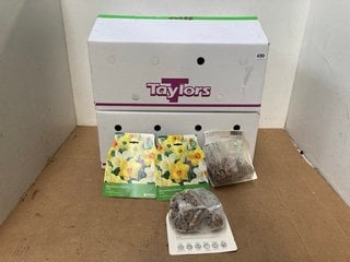 2 X BOXES OF DOBBIES GARDEN CENTRES NATURALISING COLLECTION DAFFODIL BULBS: LOCATION - B17