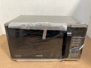 SAMSUNG DIGITAL 23L MICROWAVE OVEN IN SILVER- MODEL NO MS23K3515AS: LOCATION - A15