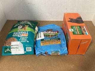 3 X ASSORTED PET FOOD ITEMS TO INCLUDE JAMES WELLBELOVED ADULT CAT FOOD - BBE: 18/09/2025: LOCATION - A4