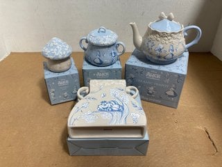 4 X ASSORTED DISNEY ALICE IN WONDERLAND ITEMS TO INCLUDE CERAMIC TEAPOT: LOCATION - A1