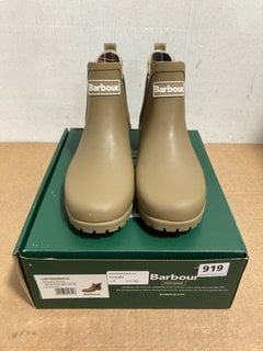 BARBOUR WILTON WELLINGTONS IN SANDSTONE UK SIZE 6 - RRP:£54: LOCATION - A1