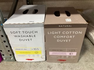 JOHN LEWIS & PARTNERS NATURAL LIGHT COTTON COMFORT 2.5 TOG SINGLE DUVET TO ALSO INCLUDE JOHN LEWIS & PARTNERS SOFT TOUCH 10.5 TOG KINGSIZE WASHABLE DUVET: LOCATION - AR18