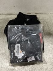 2 X ASSORTED ADULTS CLOTHES TO INCLUDE HELLY HANSON DAYBREAKER FLEECE VEST SIZE L IN BLACK.