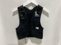 SALOMON ADV HYDRA 4 HYDRATION VEST IN BLACK- SIZE S.