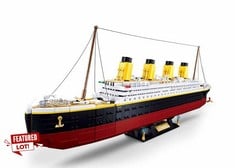 SLUBAN M38-B1122 TITANIC 1:350.