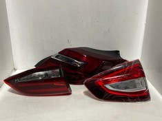 3 X ASSORTED LIGHTS TO INCLUDE VALEO LEFT HAND REAR LIGHT 047075